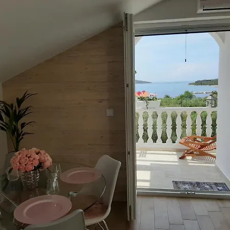 Kapetanov Pogled Apartment