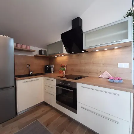 Kapetanov Pogled Apartment