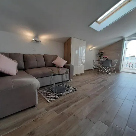 Kapetanov Pogled Apartment